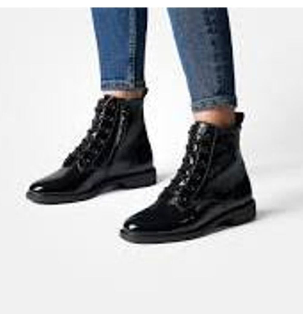 Paul Green boots 7 black crinkled patent leather lace up moto combat